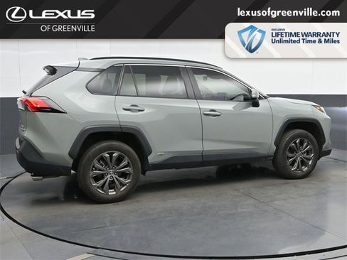 Used 2023 Toyota RAV4 XLE Premium image 8