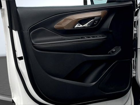 Used 2020 GMC Terrain SLE w/ Driver Convenience Package image 23