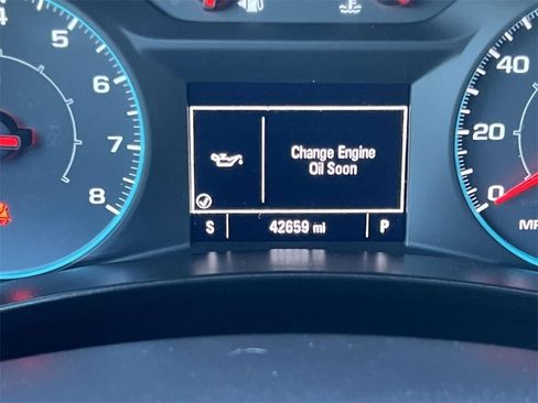 Used 2021 Chevrolet Equinox LS image 20