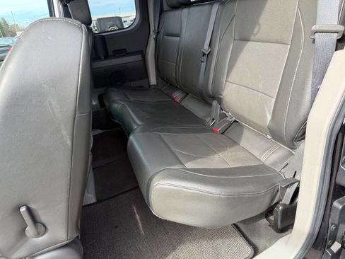 Used 2004 Nissan Titan LE w/ (Tow) Big Tow Pkg image 11