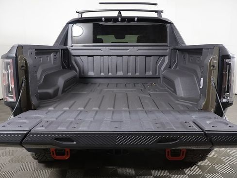 Used 2025 GMC Hummer EV 2X w/ Extreme Off-Road Package AWD/4WD image 18