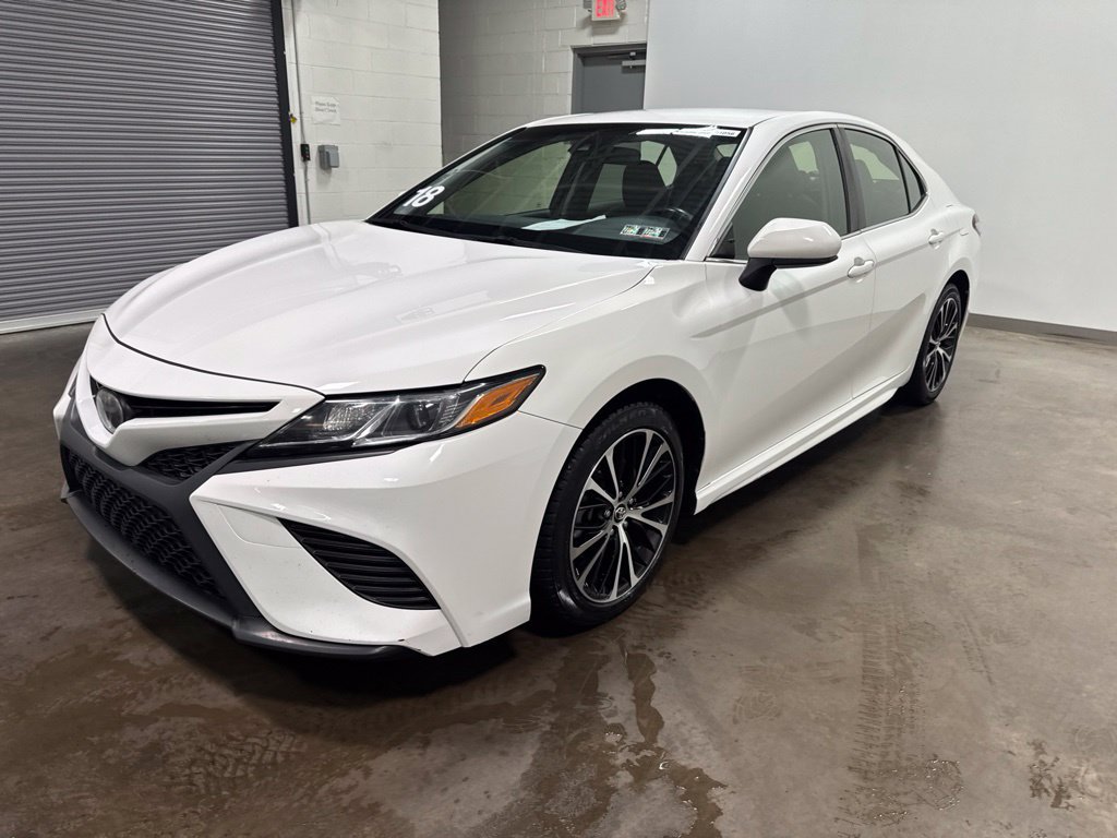 Used 2018 Toyota Camry SE FWD image 6