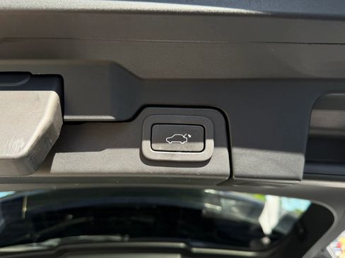 Used 2018 Land Rover Range Rover Evoque Landmark Edition image 16