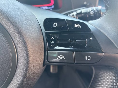 Certified 2025 Hyundai Elantra Sport image 20