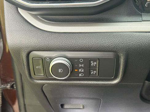 Used 2020 Ford Explorer XLT w/ Equipment Group 202A AWD/4WD image 12