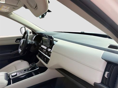 Used 2022 Nissan Pathfinder SL image 30