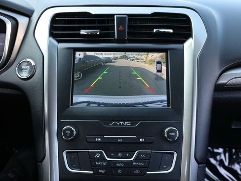 Used 2019 Ford Fusion SE image 29