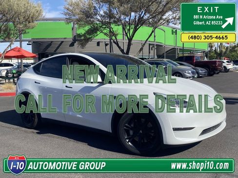 Used 2022 Tesla Model Y Long Range AWD/4WD image 1