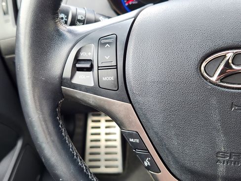 Used 2014 Hyundai Genesis 3.8 image 24