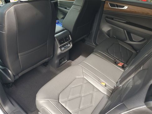 New 2026 Volkswagen Atlas SE image 12