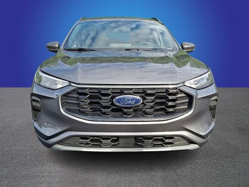 Used 2023 Ford Escape ST-Line w/ Tech Pack #1 AWD/4WD image 2