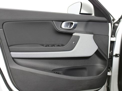 Used 2022 Polestar Polestar 2 image 6