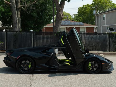 Used 2024 Lamborghini Revuelto AWD/4WD image 38
