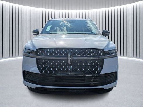 New 2026 Lincoln Navigator L Black Label AWD/4WD image 8