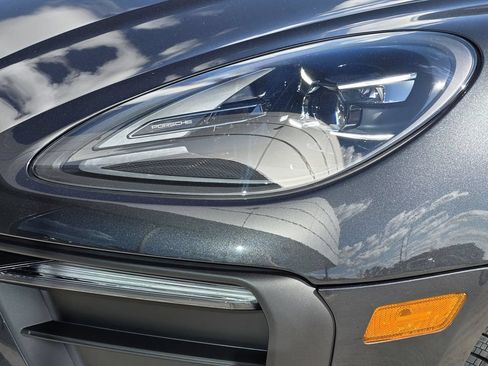 New 2026 Porsche Macan AWD/4WD image 11