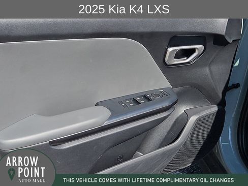 Used 2025 Kia K4 FWD image 21