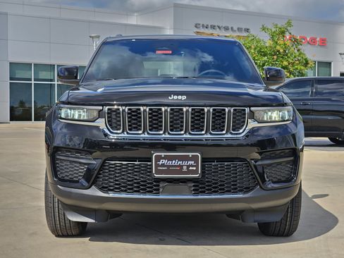 New 2026 Jeep Grand Cherokee Laredo RWD image 6