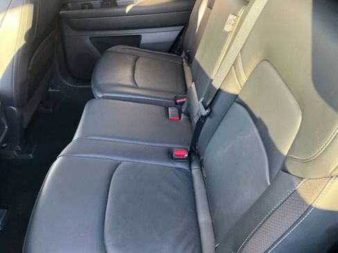 Used 2024 Nissan Pathfinder SL image 6