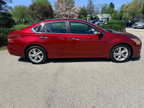 Used 2015 Nissan Altima 2.5 SL w/ Technology Package FWD image 3