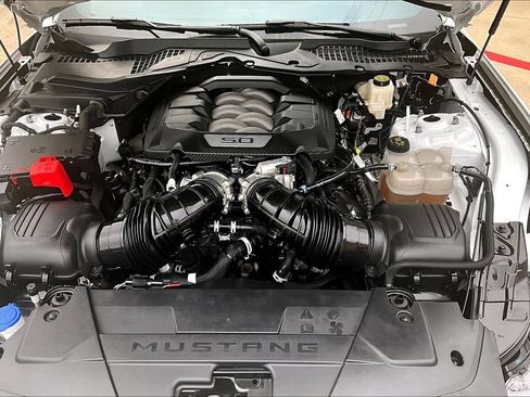 Used 2025 Ford Mustang GT Premium RWD image 13