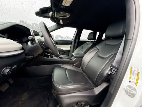 Used 2025 Jeep Compass Limited image 23