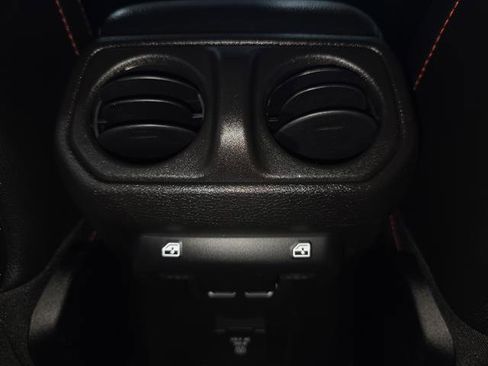 Used 2024 Jeep Wrangler Unlimited Rubicon w/ Technology Group image 28