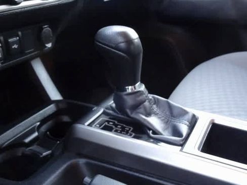 Used 2022 Toyota Tacoma SR5 image 18