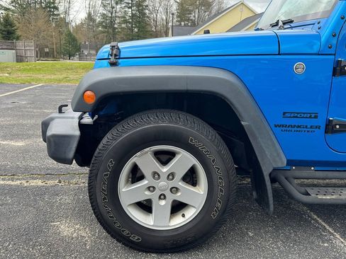 Used 2016 Jeep Wrangler Unlimited Sport w/ Quick Order Package 24S AWD/4WD image 12