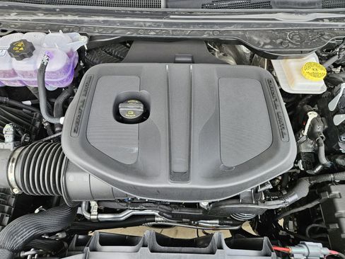 New 2026 RAM 1500 4x4 Crew Cab image 29