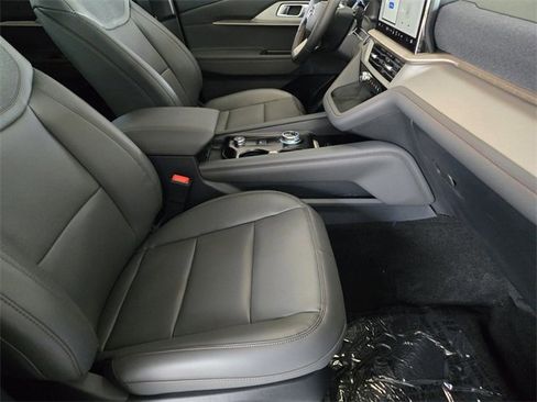 New 2025 Ford Explorer Active w/ Active Comfort Package image 11