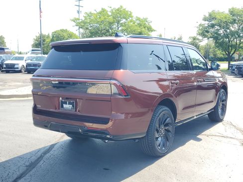 New 2027 Lincoln Navigator Reserve w/ Jet Appearance Package AWD/4WD image 4