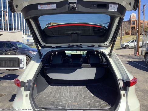 Used 2022 Toyota Venza Limited image 14