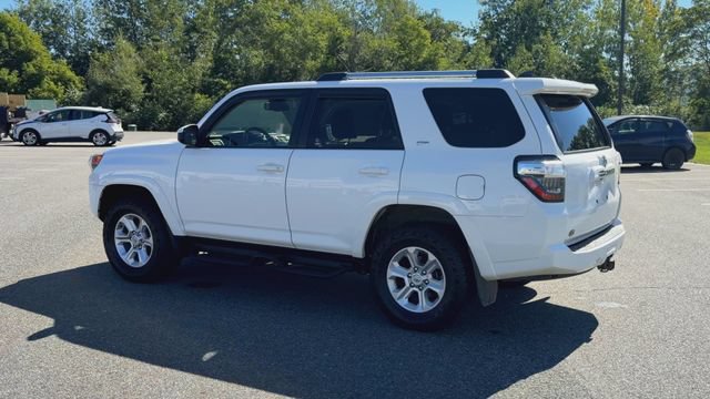 Used 2022 Toyota 4Runner SR5 AWD/4WD image 6