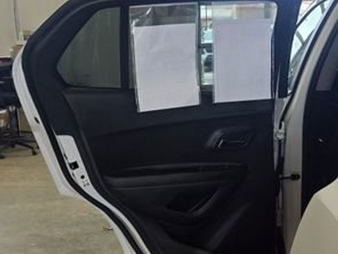 Used 2017 Chevrolet Trax Premier w/ Driver Confidence II Package image 25