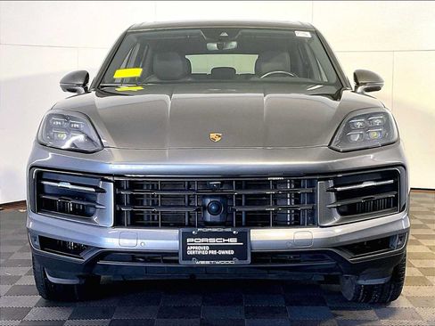 Certified 2024 Porsche Cayenne AWD/4WD image 10