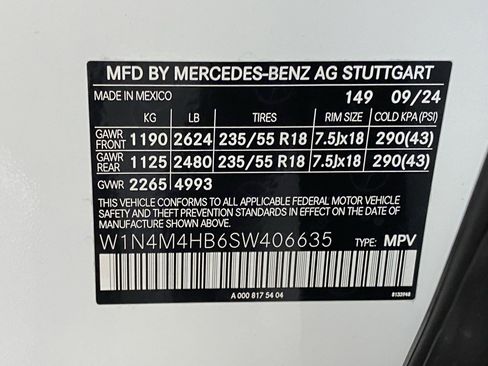 Used 2025 Mercedes-Benz GLB 250 4MATIC image 20