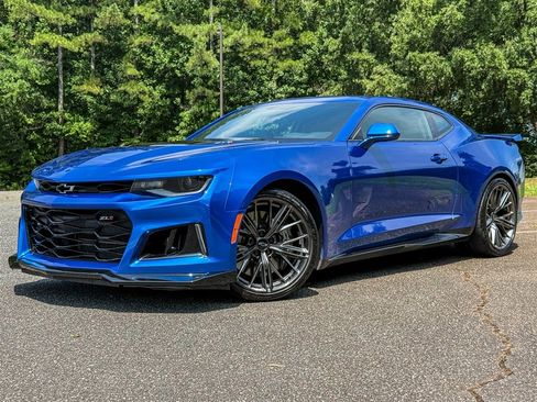 Used 2017 Chevrolet Camaro ZL1 RWD image 2