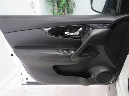 Used 2017 Nissan Rogue Sport SV w/ SV All-Weather Package image 25