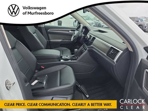 Used 2023 Volkswagen Atlas SE w/ Panoramic Sunroof Package FWD image 11