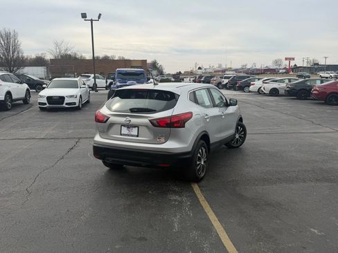 Used 2019 Nissan Rogue Sport S image 3
