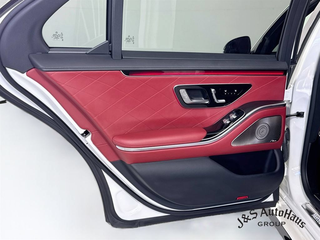 Used 2022 Mercedes-Benz S 580 4MATIC Sedan image 33
