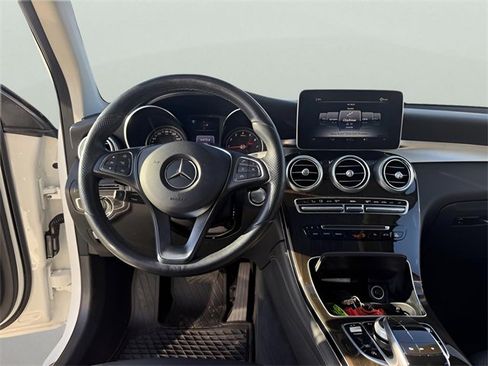 Used 2017 Mercedes-Benz GLC 300 4MATIC image 22