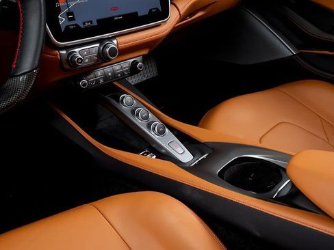 Used 2019 Ferrari Portofino image 32