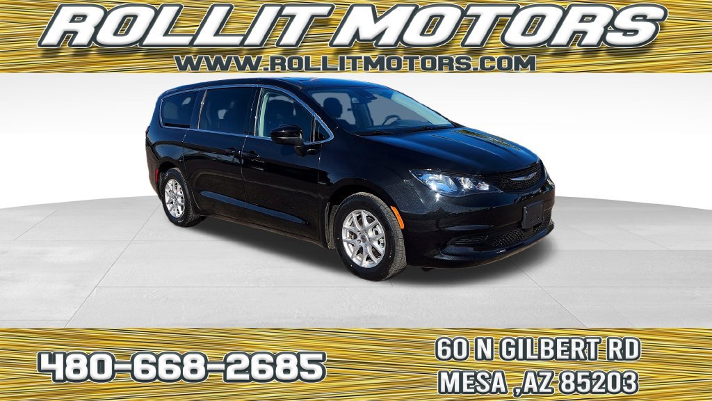 Used 2023 Chrysler Voyager LX FWD image 1