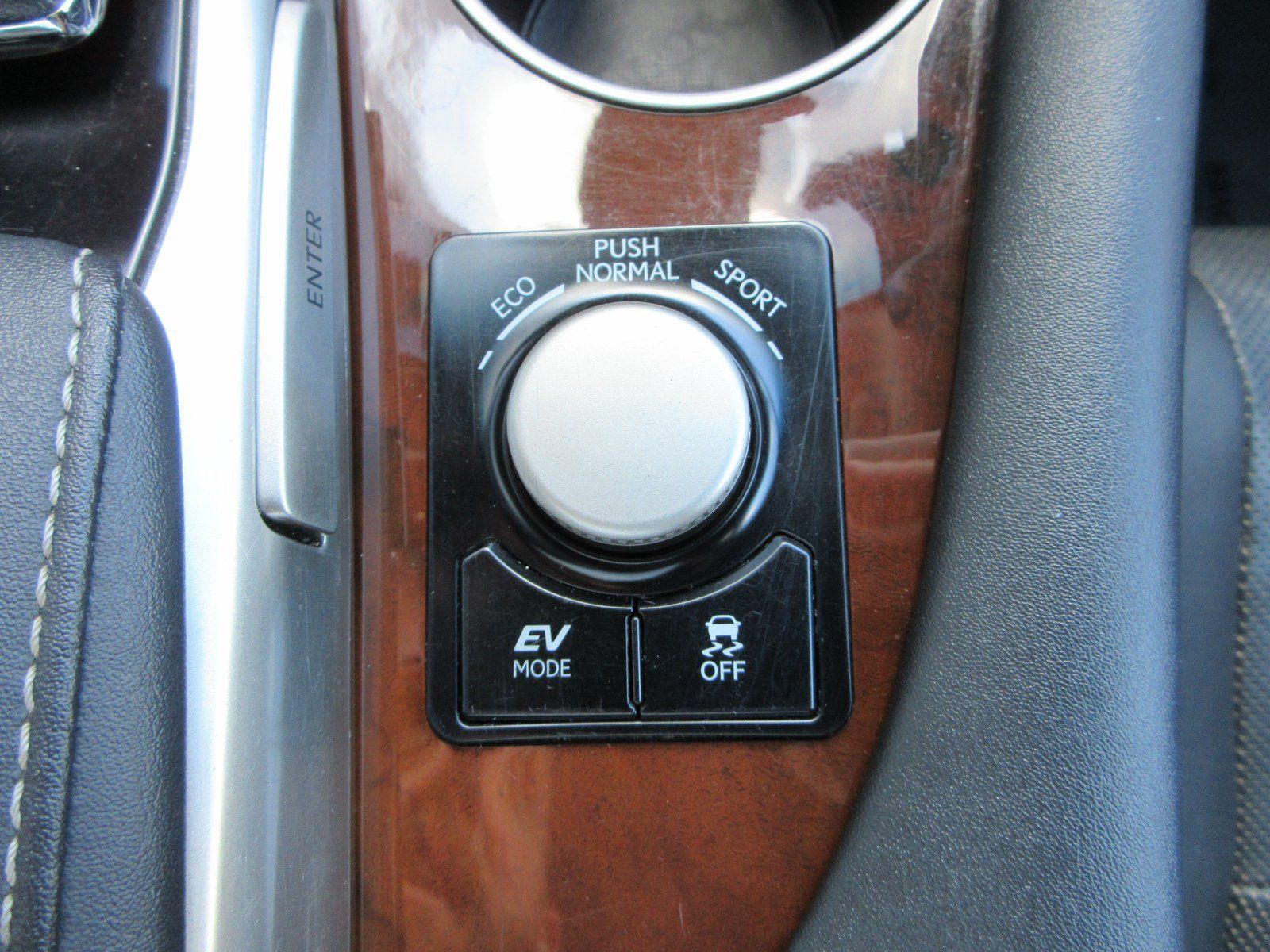 Used 2017 Lexus RX 450h AWD w/ Cold Weather Package image 47