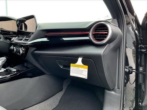 New 2026 Chevrolet Trax RS w/ Sunroof Package FWD image 25