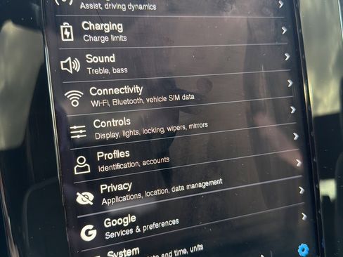 Used 2023 Volvo C40 P8 Recharge Plus w/ Climate Package image 24