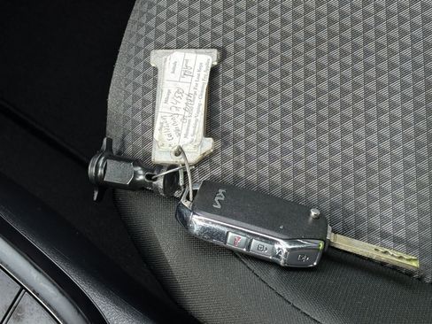 Used 2025 Kia Soul LX w/ LX Technology Package image 21