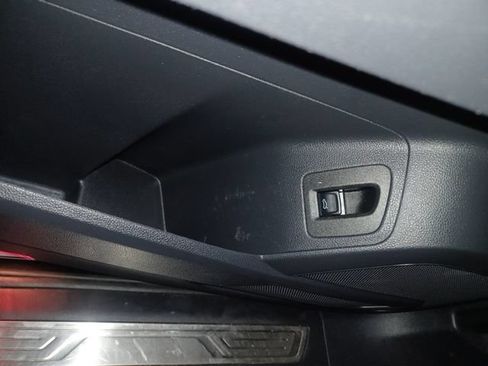 Used 2019 Volkswagen Atlas SEL FWD image 30