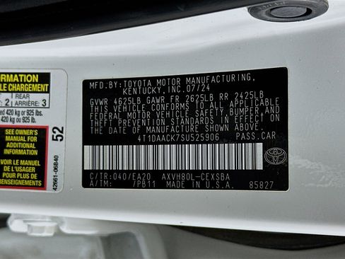 Used 2025 Toyota Camry SE FWD image 12